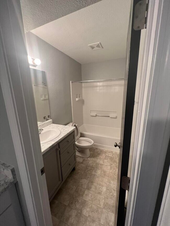 1243 Dakota Dr, Ellsworth Air Force Base, SD 57719 House Rental in