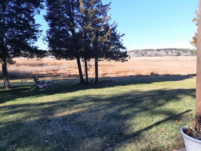 Foto del edificio - 21 Anderson Dr