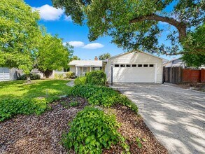 Building Photo - 4549 Lippi Pkwy
