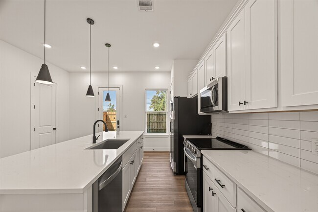 Foto del edificio - 2710 Bostic St