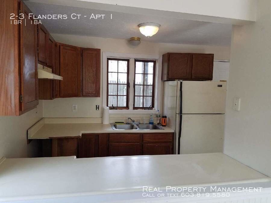 23 Flanders Ct Unit Apt 1, Dover, NH 03820 Room for Rent in Dover