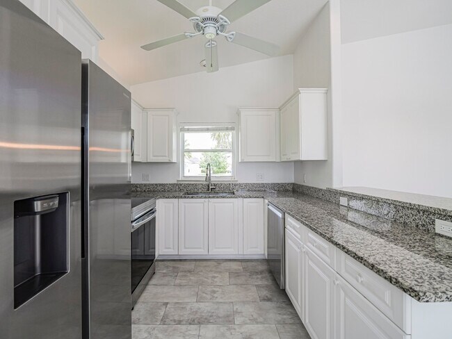 Building Photo - 1700 Aynsley Way