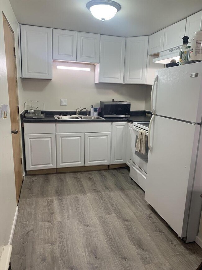 Foto del edificio - 5830 Balsam Rd