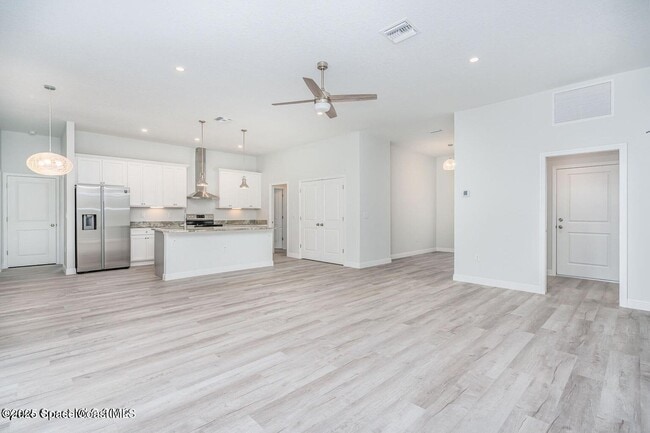 Foto del edificio - 2128 Arnold Palmer Dr