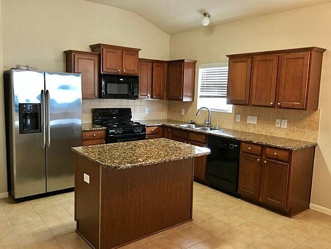 Foto del edificio - 6343 Richland Hills Dr
