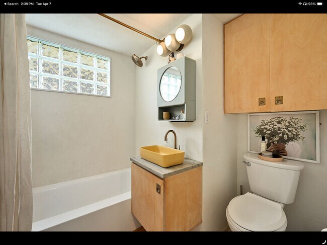 Foto del edificio - 4504 W 78th St