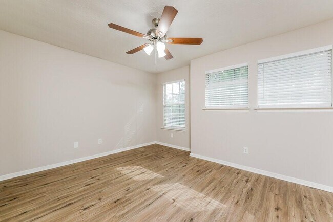 Building Photo - 18614 Willow Cove Dr