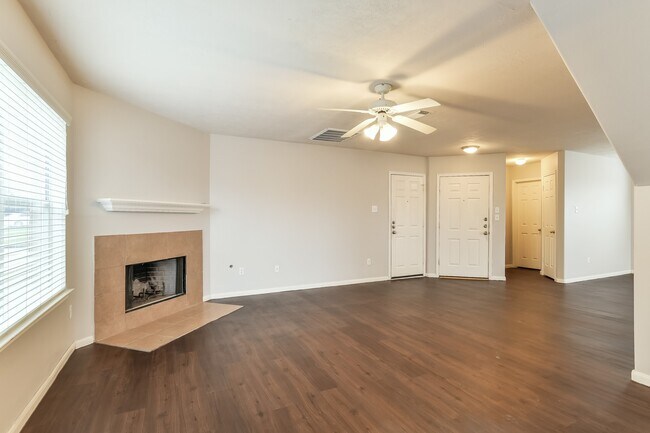 Foto del edificio - 25222 Barmby Dr