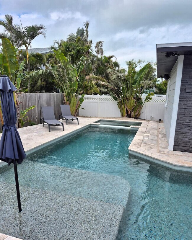 Foto del edificio - 613 Fern St