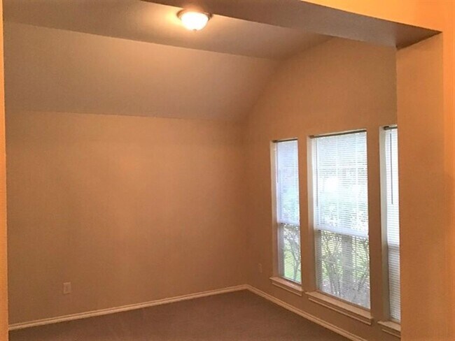 Building Photo - 2102 Sailwind Dr
