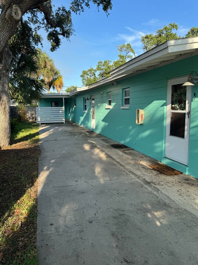 Building Photo - 189 Oak Ave