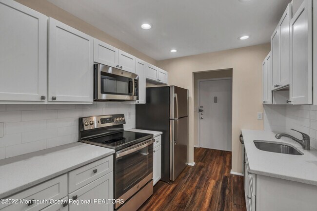 Foto del edificio - 229 Medford Ct