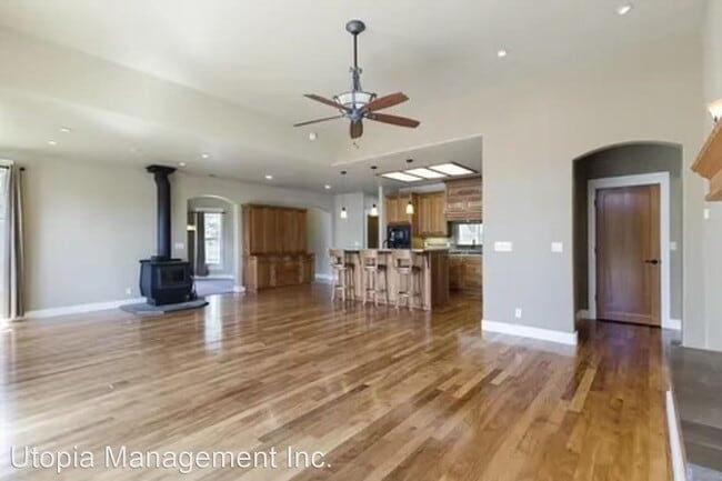 Building Photo - 4 br, 3 bath House - 2 Creekhaven Drive