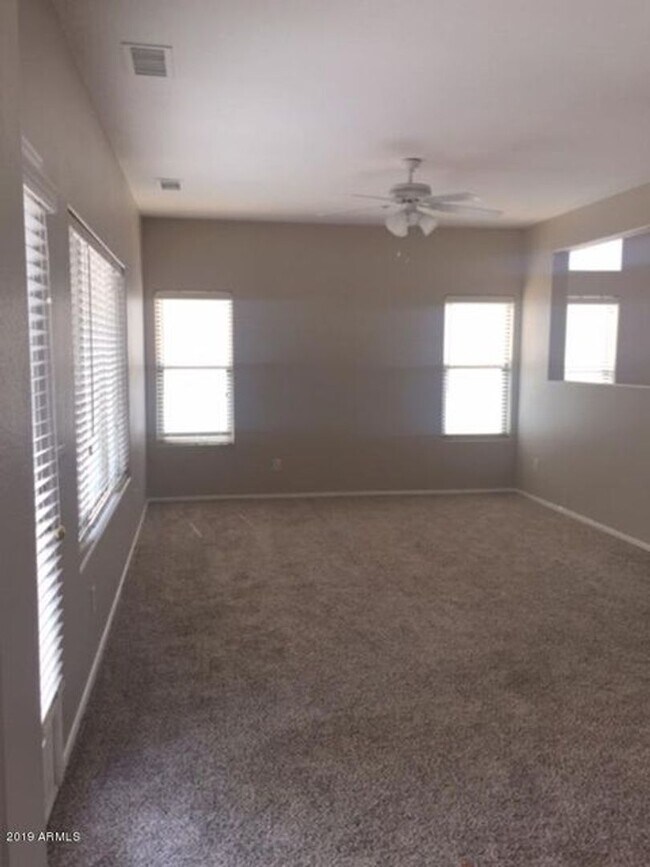 Building Photo - Great Home in Power Ranch W/ COMMUNITY POOL