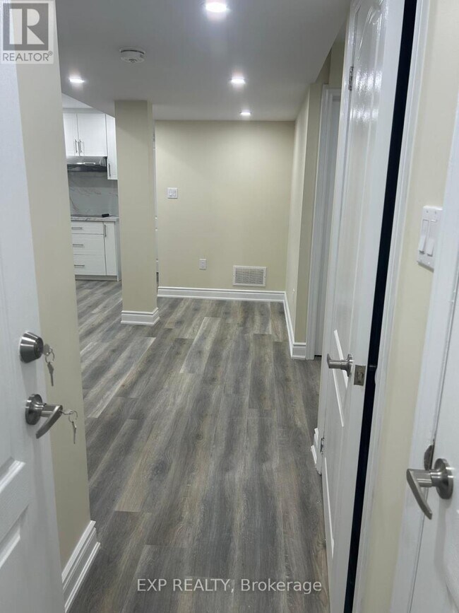 Building Photo - 10 Alicewood Grove