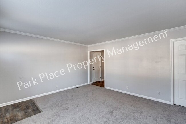 Building Photo - 6641 Brookhaven Dr