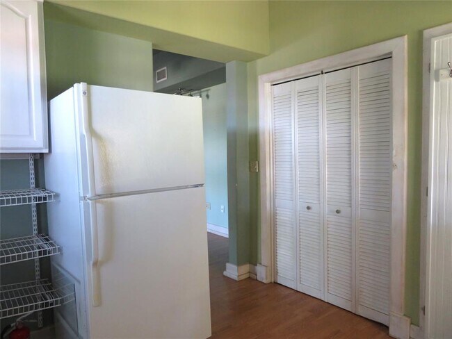 Foto del edificio - 302 S Washington St