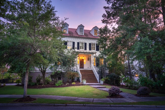 Building Photo - 6BD/5BA Custom Home for Lease in Daniel Island Park