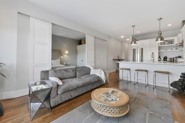 Foto del edificio - 482 Beacon St