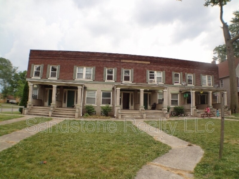 2105 E 31st St Unit 2101 1/2, Lorain, OH 44055 Condo for Rent in