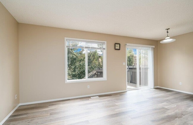 Building Photo - 120 Magrath Rd NW