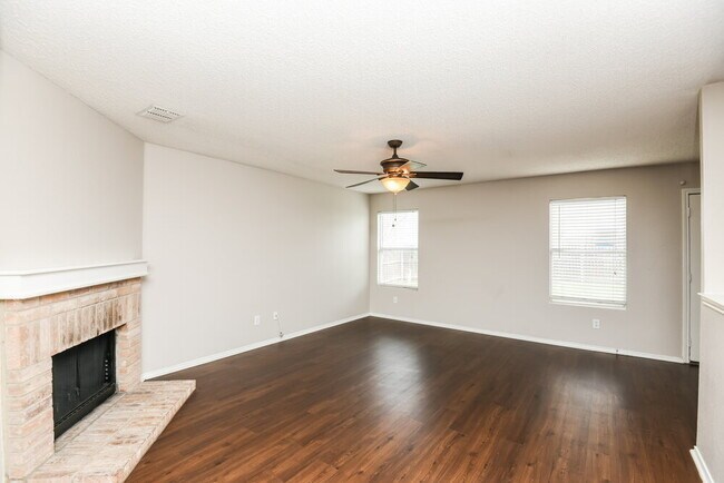 Foto del edificio - 8773 Garden Springs Dr