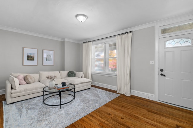 Foto del edificio - 5342 Itaska St