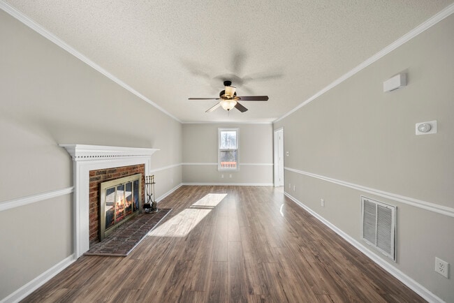 Foto del edificio - 7404 N Thorncliff Pl