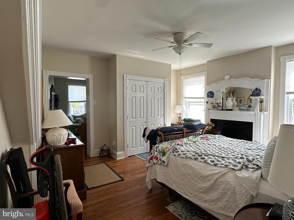 Primary Photo - 1415 Riverview Ave