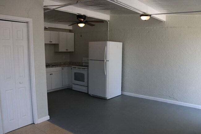 Foto del edificio - 2174-2176 Davis Court