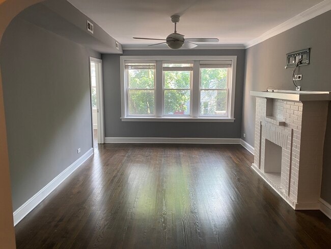 Building Photo - 907 W Wrightwood Ave