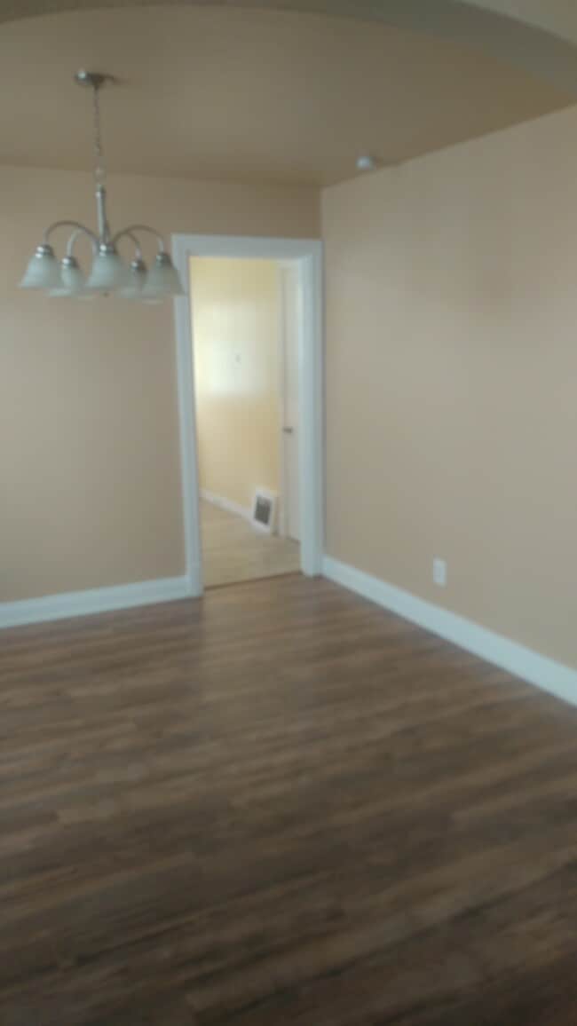Foto del edificio - 9946 Carlyle Ave