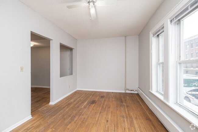 2BR, 1BA - 720SF - Living Room - 1821 1st Ave S