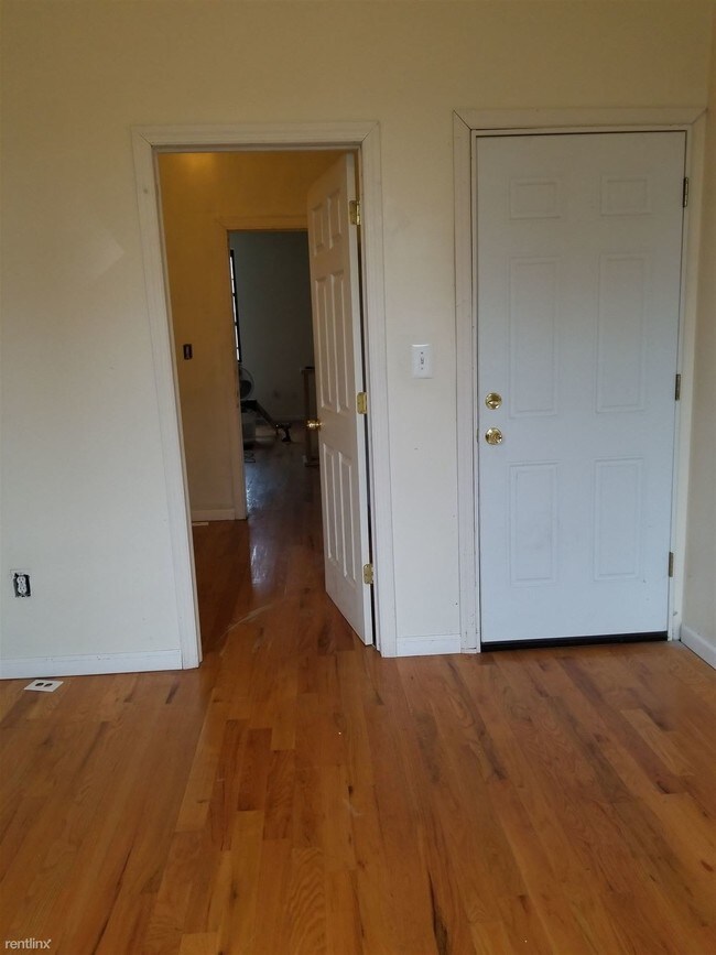 Building Photo - 2 br, 1 bath Apartment - 322 Eldert St
