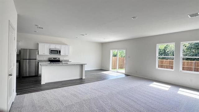 Building Photo - 2105 Mdw Pk Dr