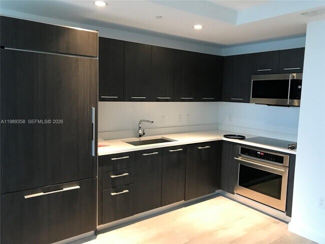 Foto del edificio - 45 SW 9th St