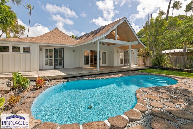 Building Photo - 814-814A Kealaolu Avenue