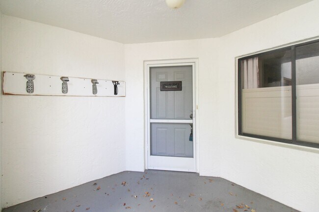 Foto del edificio - ** ANNUAL RENTAL***NORTH NAPLES ** 3/2 BAT...