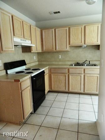 Building Photo - 1610 Van Zanten Dr