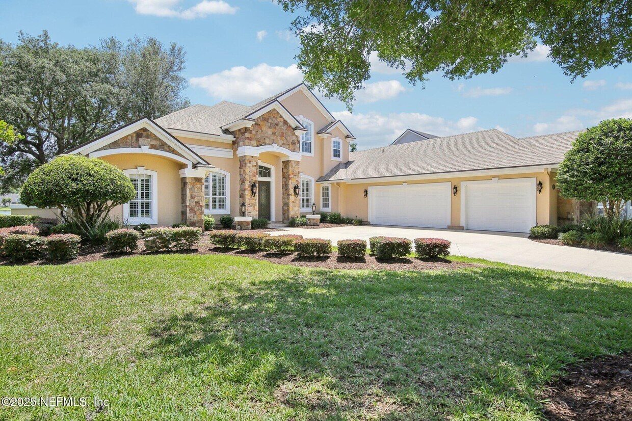 Foto principal - 717 E Dorchester Dr