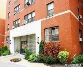 Building Photo - 102-40 67th Dr