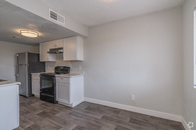 B1 - 2BR, 1BA - 750SF - Dining Room - Mariposa Flats