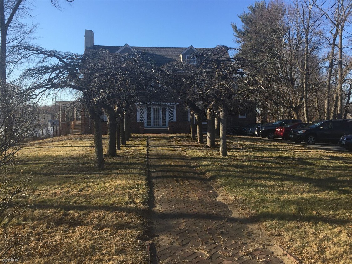 Foto principal - 445 S Main St