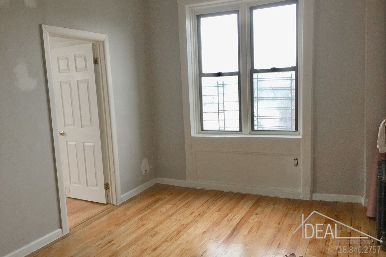 Foto principal - 4018 5th Ave