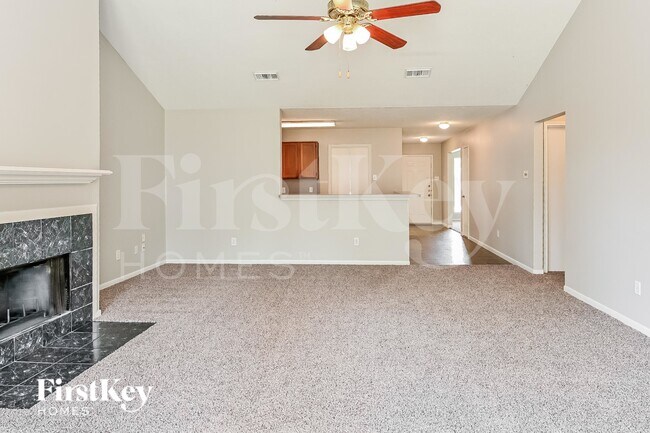 Foto del edificio - 24111 Ayscough Ln