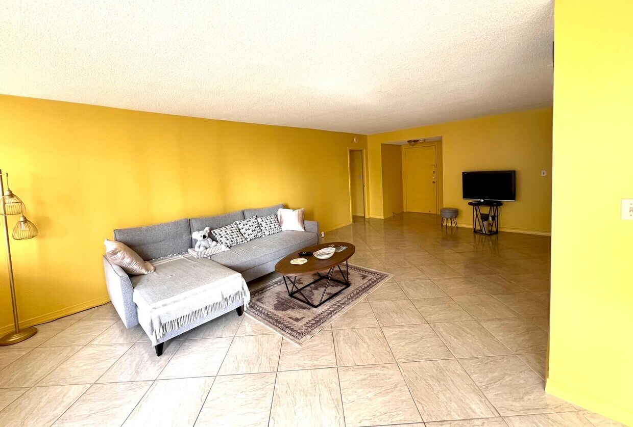 Photo - 251 174th St (Sunny Isles Beach, FL)