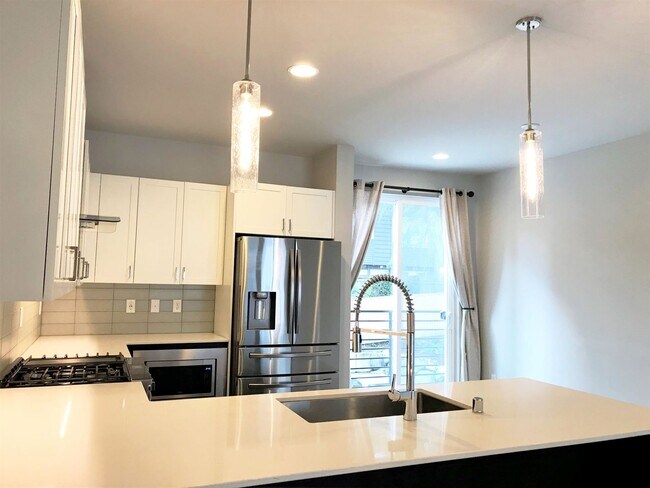 Photo - CONTEMPORARY WEDGWOOD 3 BED, 3 BATH TOWNHO... House