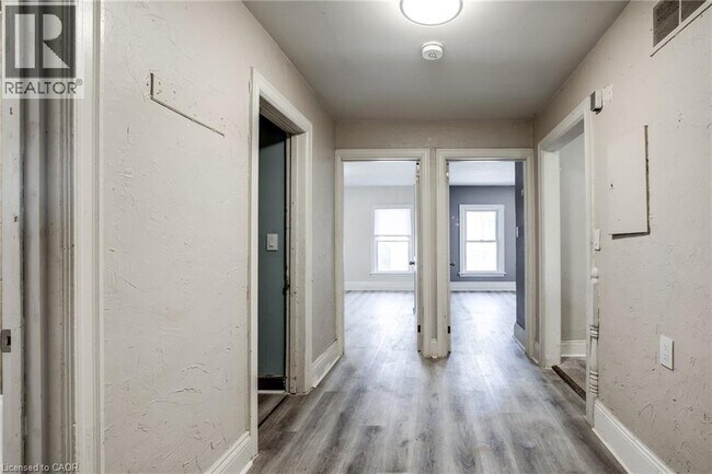 Photo du bâtiment - 16 Eastbourne Ave