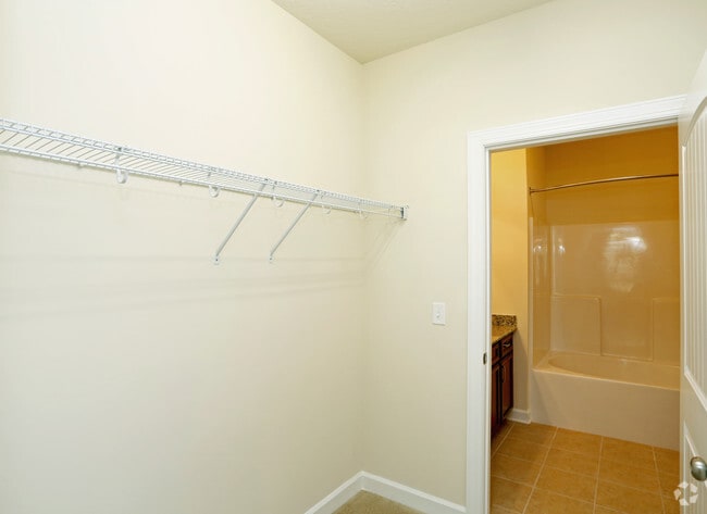 Walk In  Closet - Palisades at Legacy Oaks