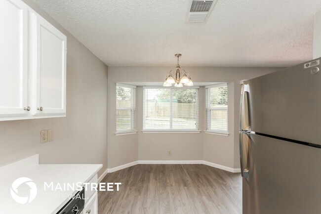 Foto del edificio - 7111 Apache Ridge